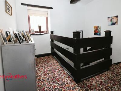 FIRST FLOOR LANDING